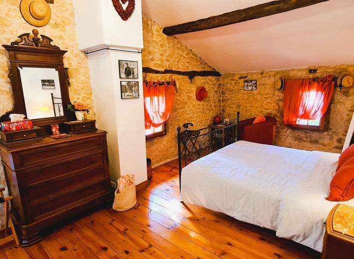 Location de vacances pour 2 personnes, avec piscine et jardin à Les Eyzies-de-Tayac-Sireuil - 4