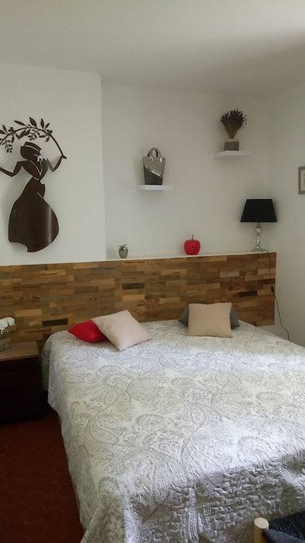 Aux Portes des Alpilles - Une seule chambre in Saint-Martin-de-Crau, Côte méditerranéenne (France)