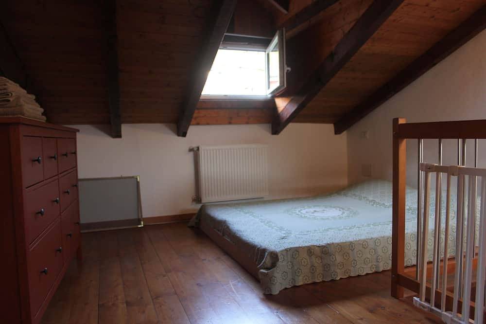 The House of Mamao a step away from the lake in Mergozzo, Comune di Mergozzo