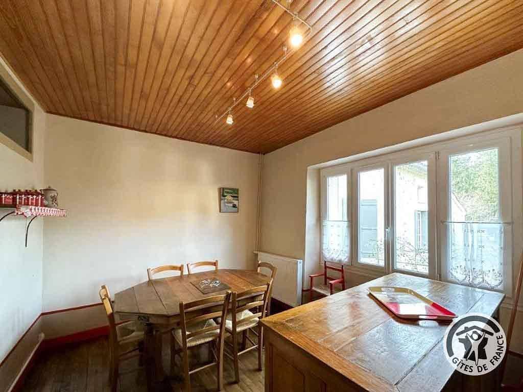 Gîte Terra Médiane in Serres-sur-Arget, Parc naturel régional des Pyrénées ariégeoises