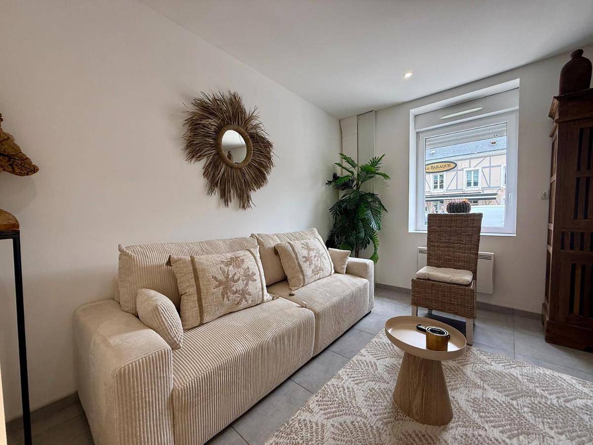 Appartement entier, L'Appart T2 Ibiza Chic & Terrasse - 5 min Circuit in Arnage, Sarthe
