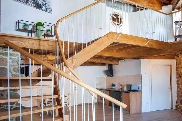 Casa rural para 7 personas, con jardín además de piscina y balcón en Sober
