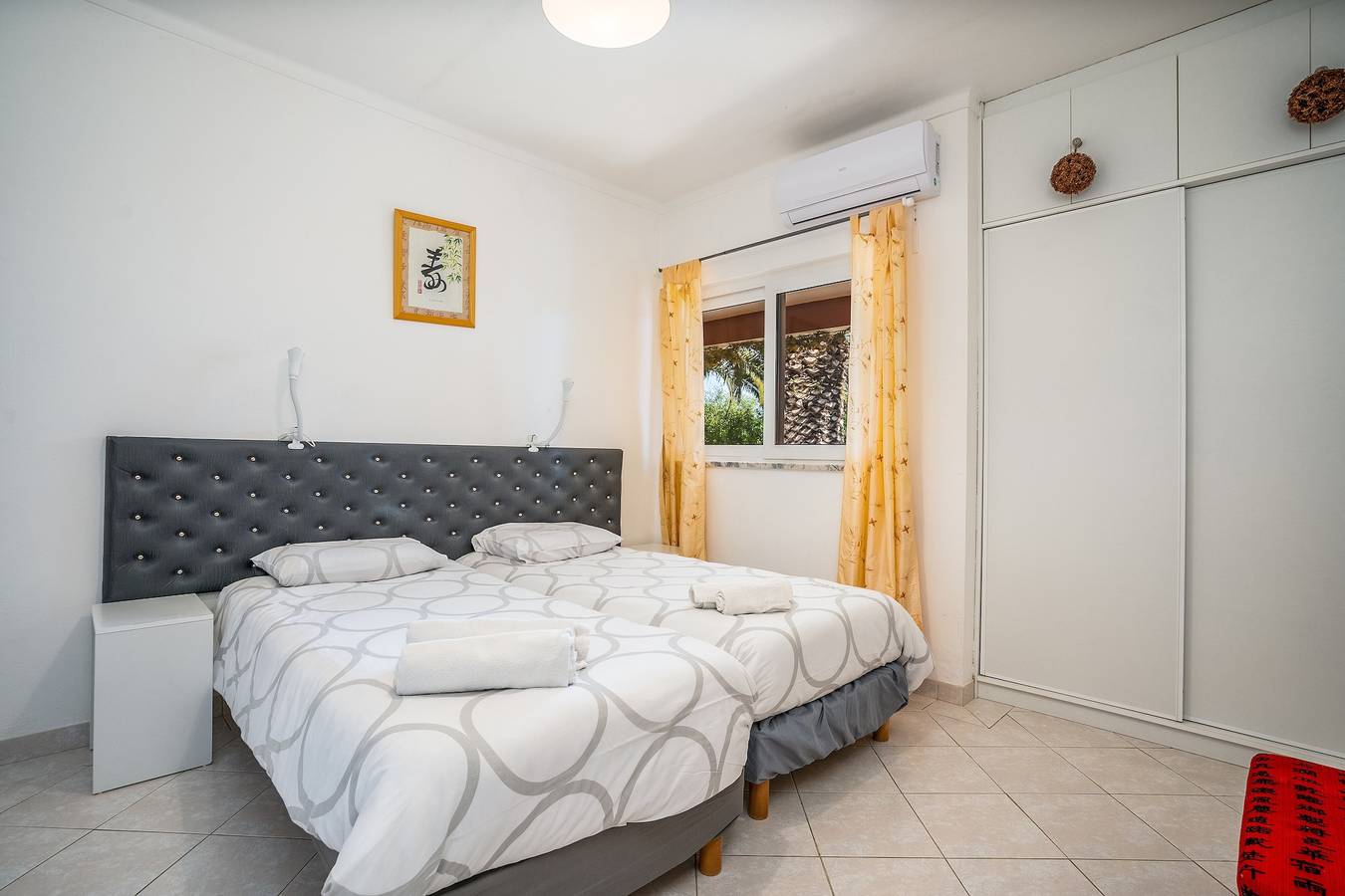 Room "Galé" with Shared Pool, Wi-Fi, and Air Conditioning in Pêra, Alcantarilha e Pêra