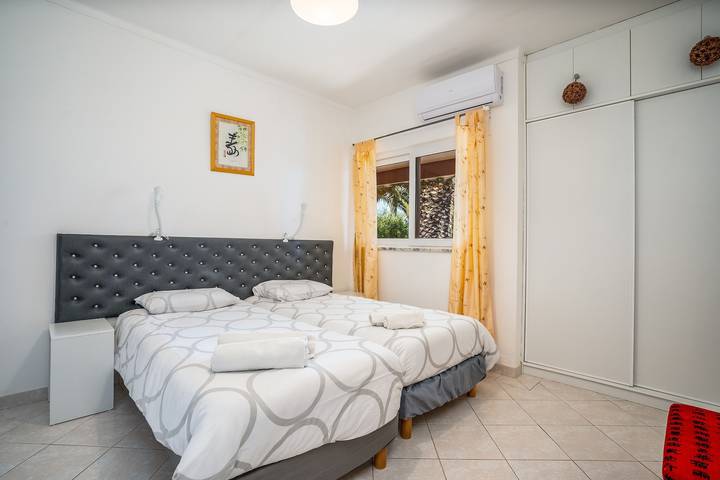 Holiday rental for 2 people, with hot tub and sauna as well as garden, with pets in Portugal