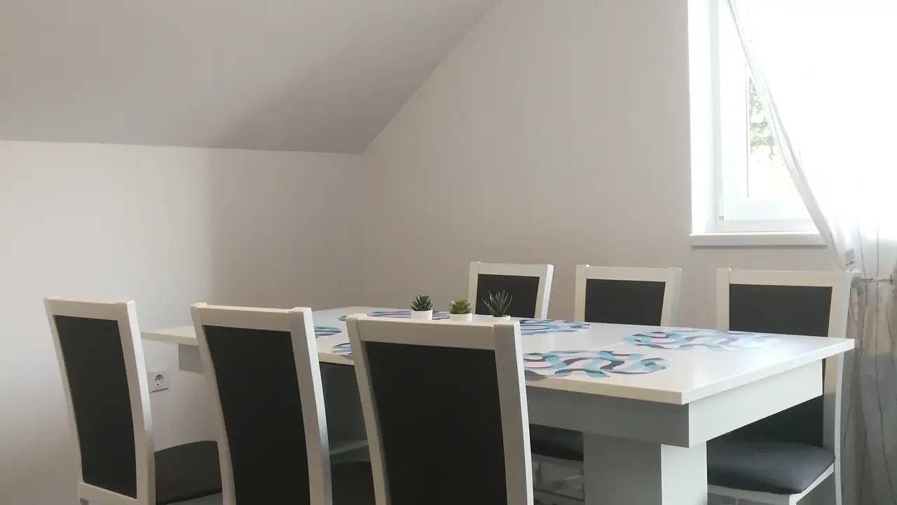 Ganze Ferienwohnung, Ferienwohnung für 6 Personen (69 m²) in Smoljanac in Smoljanac, Lika-Senj