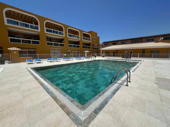 Ferienhaus für 4 Personen, mit Terrasse und Kinderpool sowie Pool
