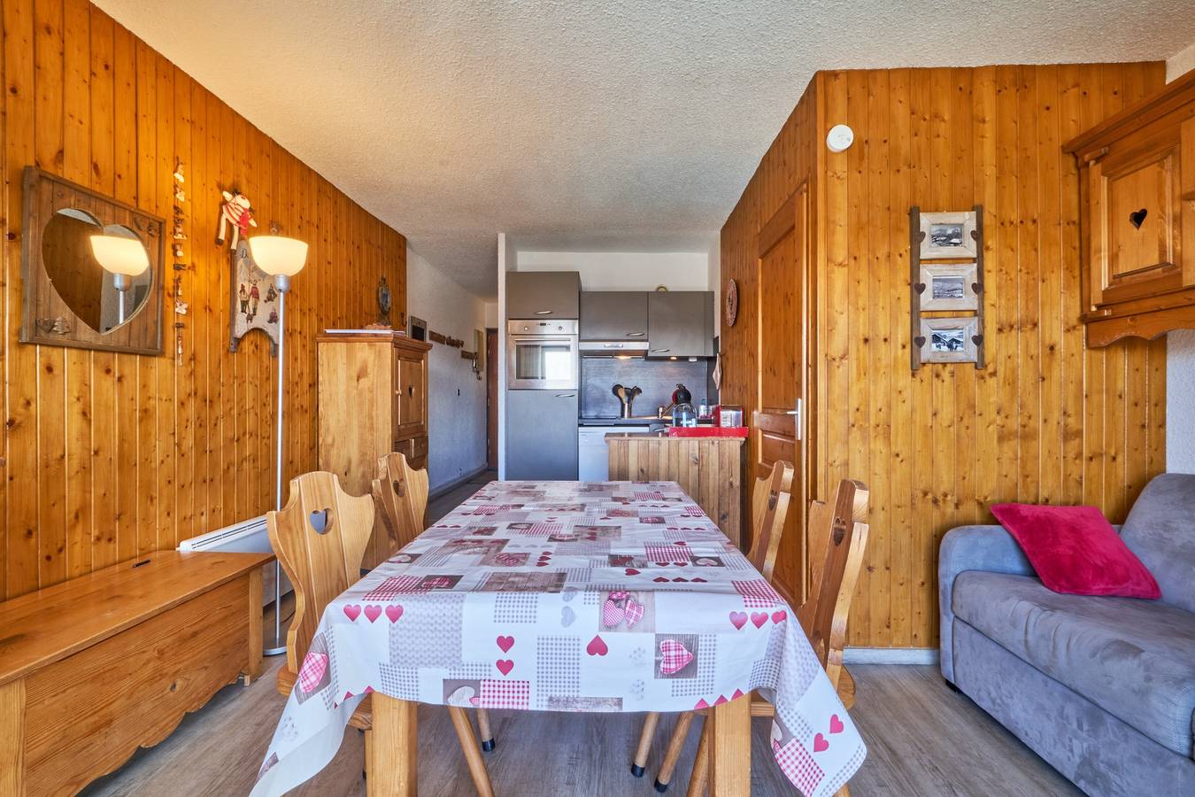 Studio entier, Studio 'Alpe D'huez' avec vue montagne, piscine partagée et balcon in Huez, Parc national des Écrins