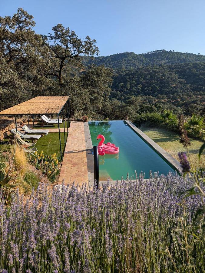 Casa rural para 4 personas, con vistas además de piscina y jardín en Sierra de Huelva