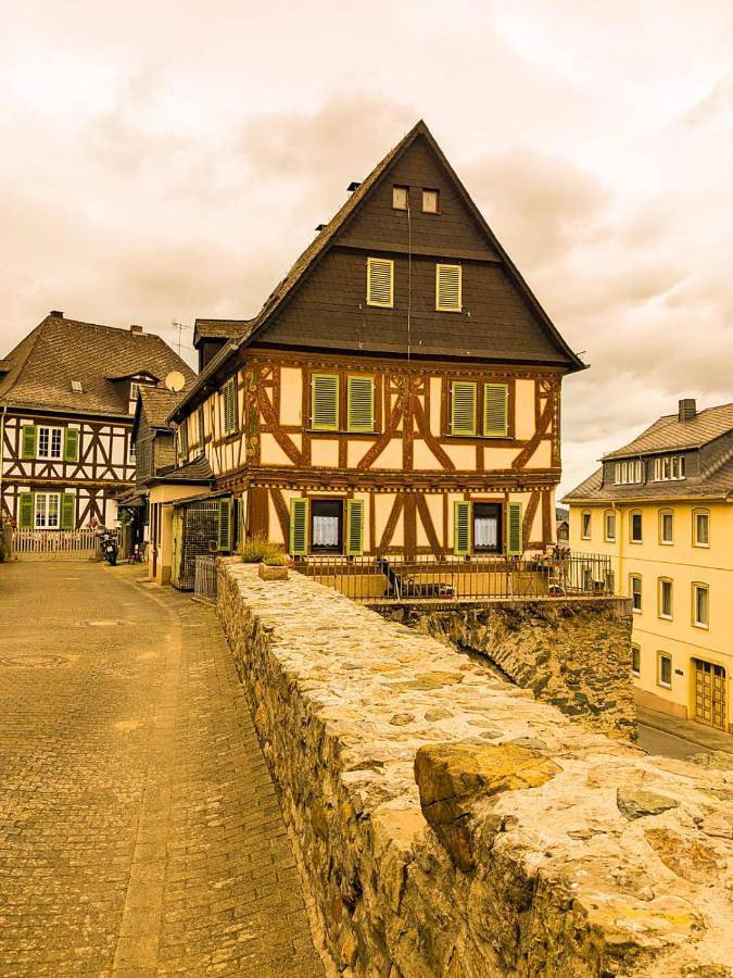 Ferienwohnung für 4 Personen, mit Balkon und Terrasse sowie Garten und Ausblick in Braunfels