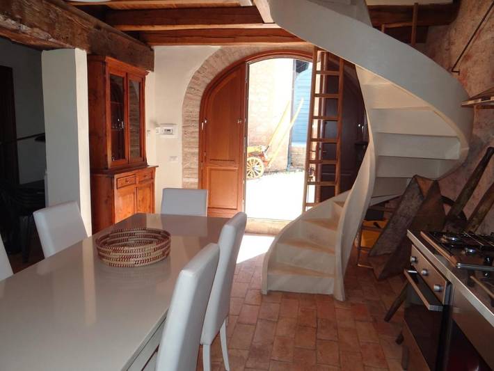 Gîte pour 2 personnes, avec piscine et jardin, animaux acceptés à Trevi - 2