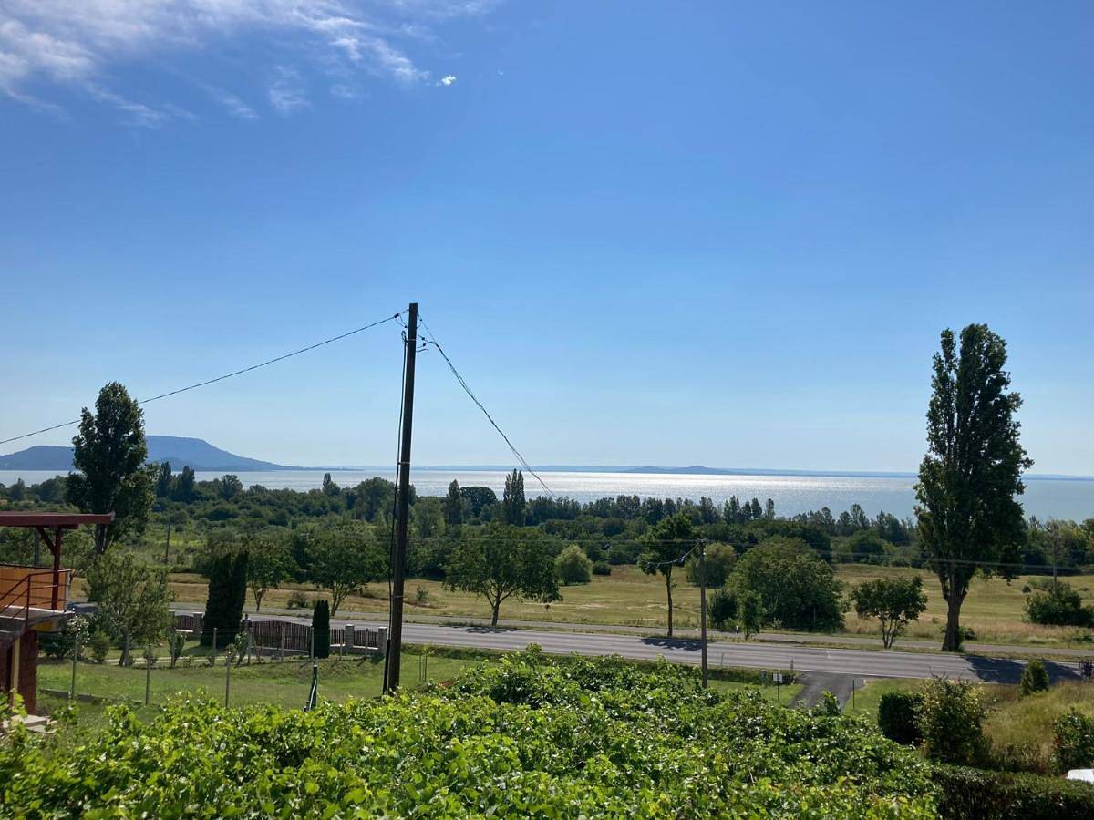 Ganze Wohnung, Paphegy Apartman in Balatongyörök, Balaton Hochland Nationalpark