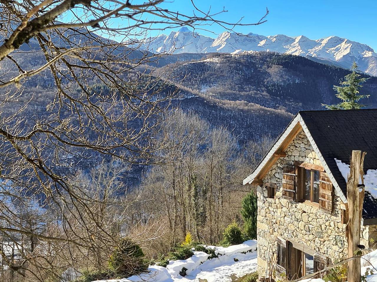 Gîte voor 4 personen met terras in Ercé, Parc naturel régional des Pyrénées ariégeoises