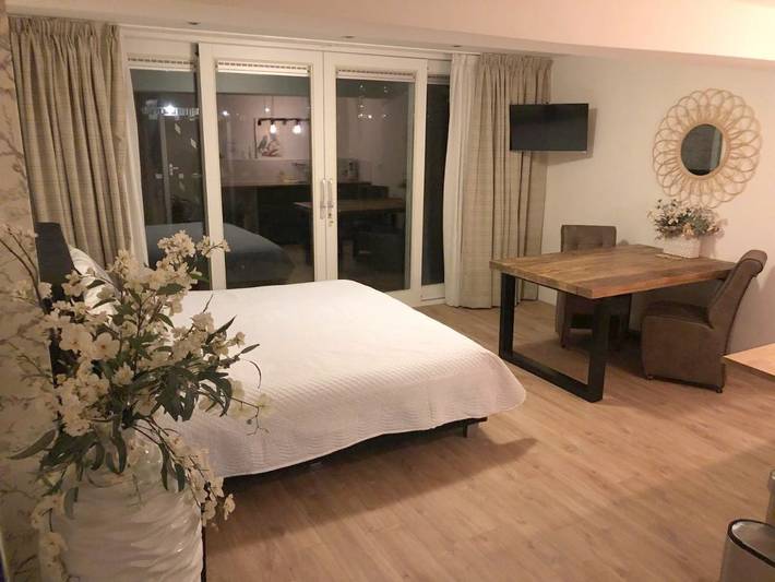 Appartement voor 2 personen, met Tuin en Uitzicht in Amsterdam-Noord
