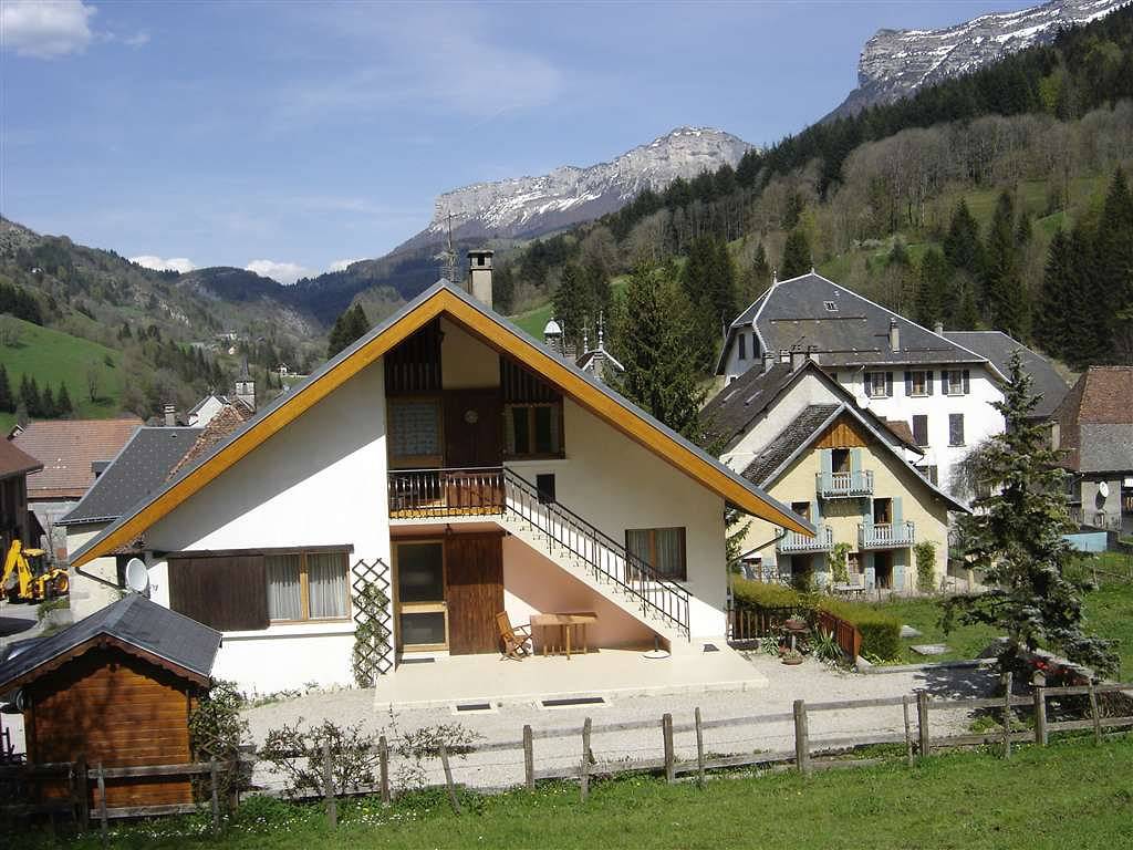 Cozy Gite near River & Restaurant - Saint-Pierre-d'Entremont in Saint-Pierre-d'Entremont, Isère