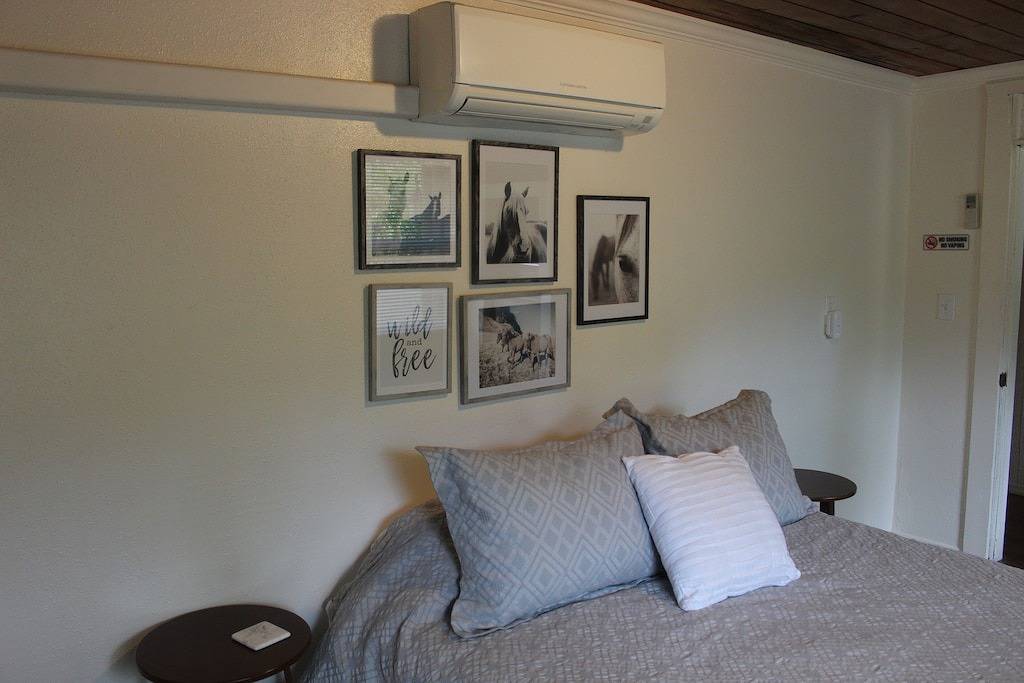 Charming Historic lodge across  from Umpqua river in Glide, Willamette Valley