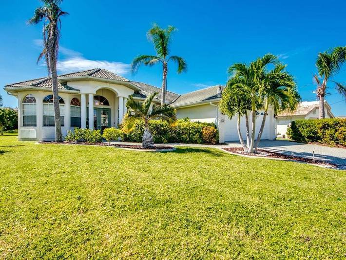 Villa für 6 Personen, mit Pool und Garten sowie Whirlpool - 1