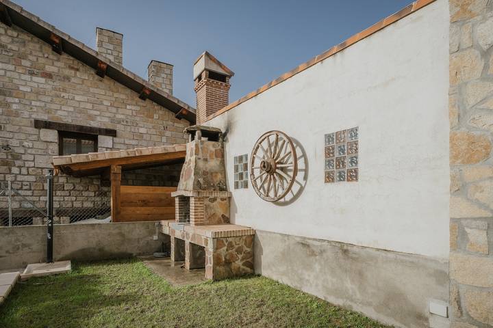 Casa de vacaciones para 8 personas, con jardín, Se admiten mascotas en Valle del Alberche - 2