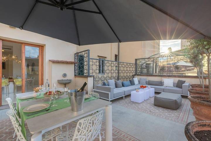 Apartahotel para 8 personas, con vistas y terraza en Toscana