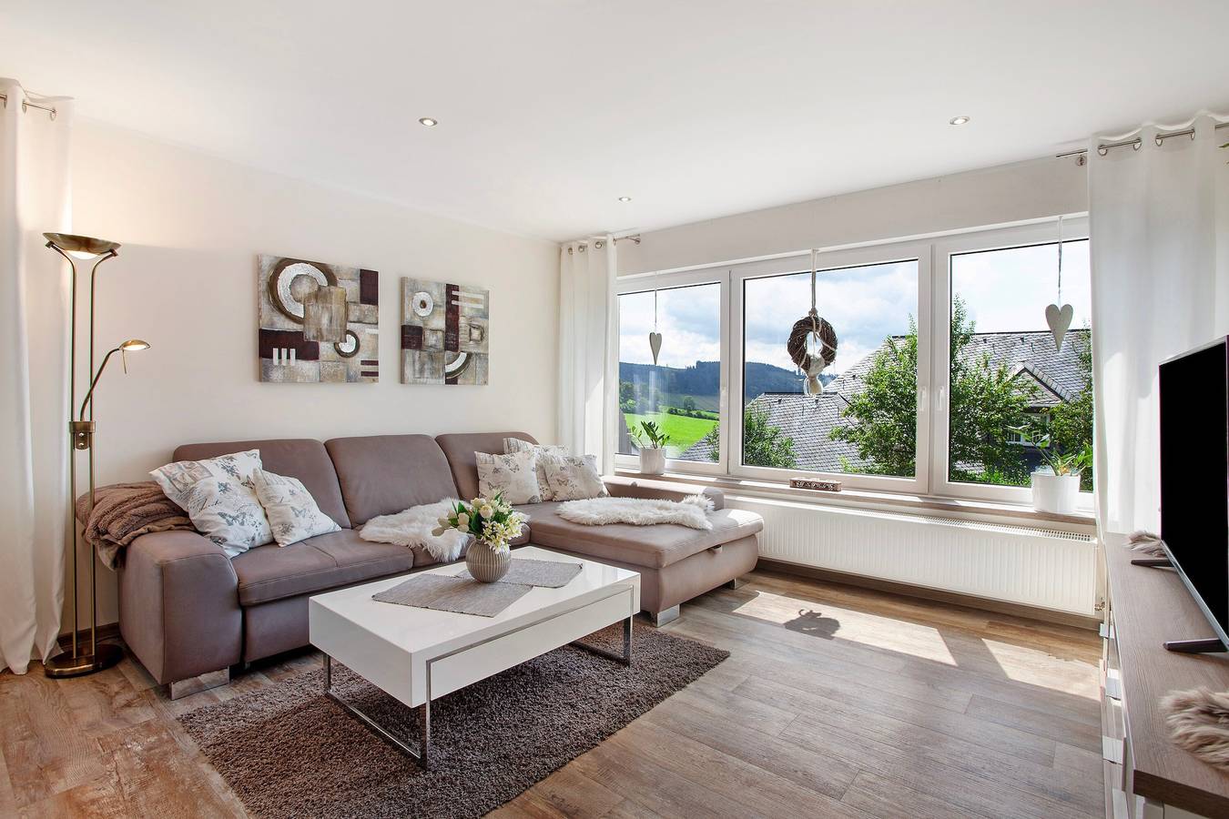 Ganze Wohnung, Ferienwohnung 'Am Wald' mit Privatterrasse, Gemeinschaftsgarten und Wlan in Eslohe, Hochsauerlandkreis