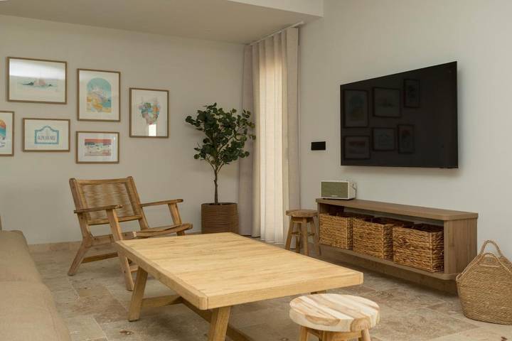 Casa rural para 8 personas, con Balcón y Jacuzzi además de Terraza y Jardín en Enix - 2