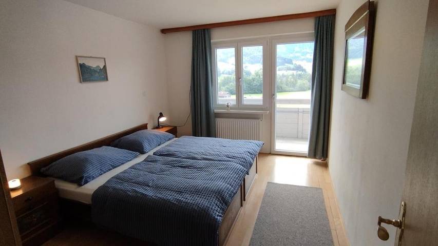 Ferienwohnung für 9 Personen, mit Balkon und Terrasse sowie Ausblick in Lingenau - 3