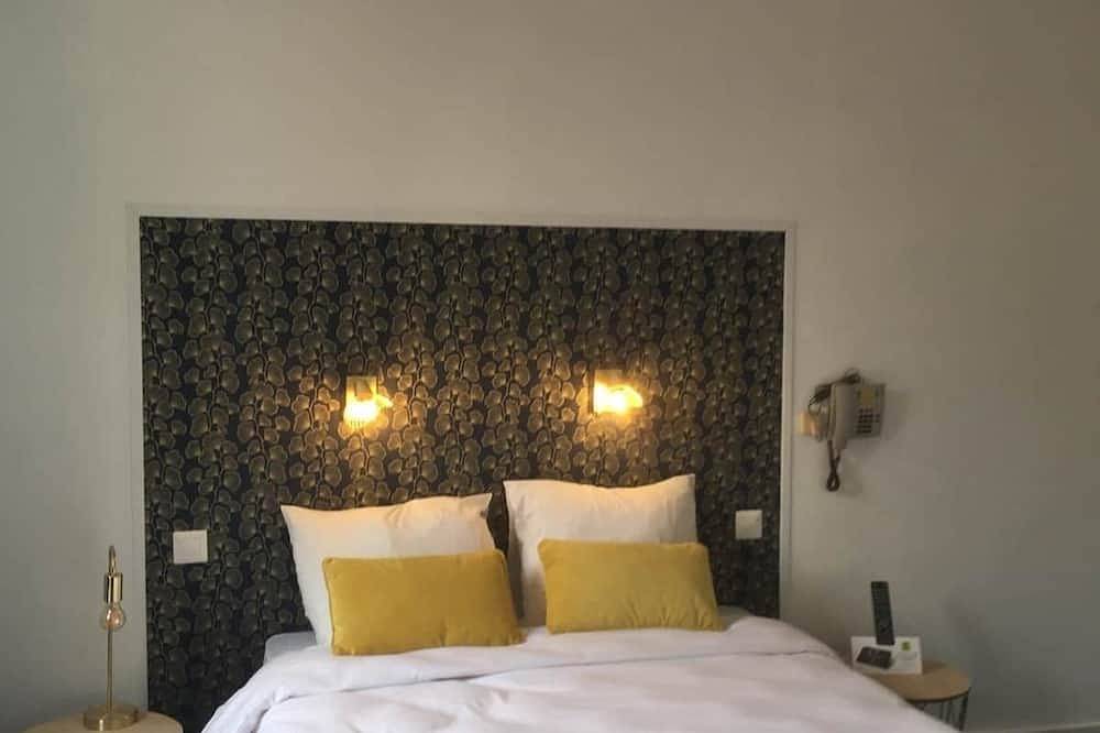 Chambre n°8 : la plume bleue in Paray-le-Monial, Région de Charolles