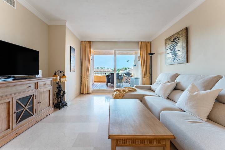 Ganze Wohnung, Apartment 'Casa Jakalia' mit Gemeinschaftspool, Wlan und Klimaanlage in Elviria, Marbella