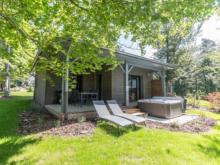 Gîte pour 4 personnes, avec Jacuzzi ainsi que Piscine et Sauna en Auvergne
