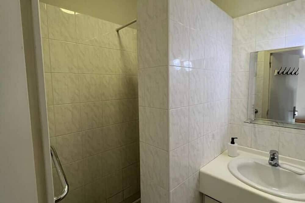 Entire apartment, Charming T1 near the thermal baths in Royat, Volcans d'Auvergne Regional Nature Park