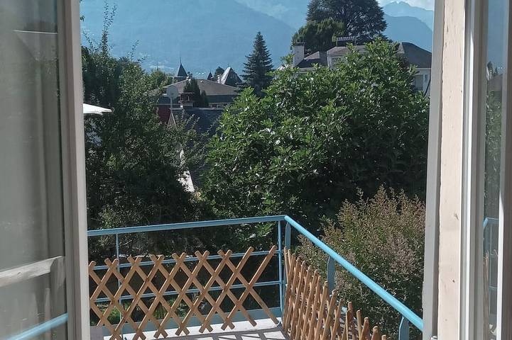 Entire apartment, Apartment at the foot of the Pyrenees with a large terrace overlooking the mountains in Argelès-Gazost, French Pyrenees
