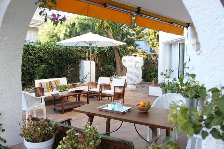 Ferienhaus für 8 Personen, mit Terrasse und Garten sowie Whirlpool in Sitges