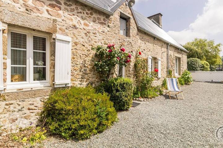 Gîte pour 2 personnes, avec Jardin à Gouville-sur-Mer
