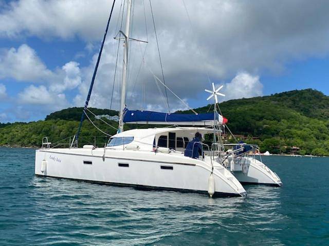 Bateau pour 4 personnes, avec vue en Martinique