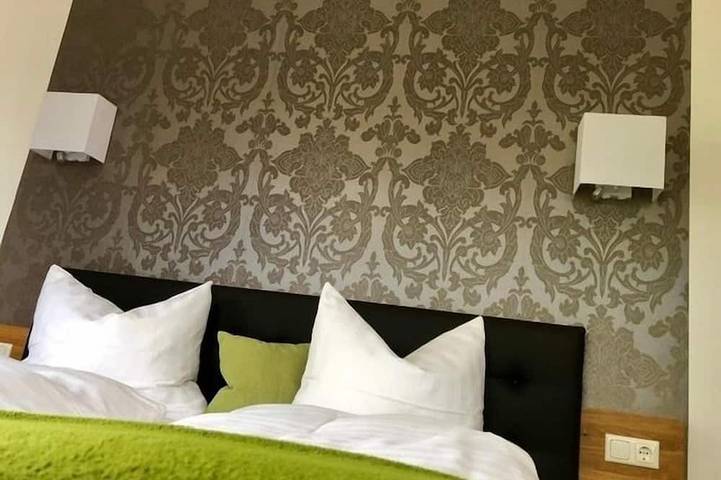 Ganze Wohnung, Geräumige Ferienwohnung (69 qm) für bis zu sechs Personen mit gut sortierter Küche in Bad Alexandersbad, Landkreis Wunsiedel im Fichtelgebirge