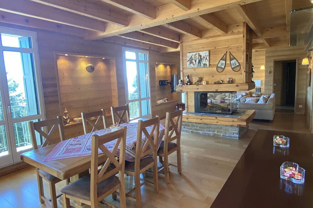 Apartamento entero, Magnífico apartamento tipo chalet con servicios de alta gama, impresionantes vistas. in Font-Romeu-Odeillo-Via, Parque Natural Regional de los Pirineos Catalanes