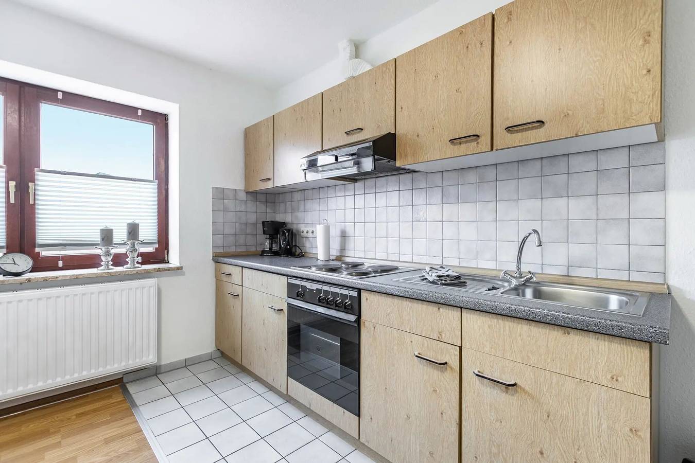 Ganze Wohnung, Apartment „Praktisches Mechanikerzimmer 5“ mit Gemeinschaftsgarten und Wlan in Weddingstedt, Heide und Umgebung