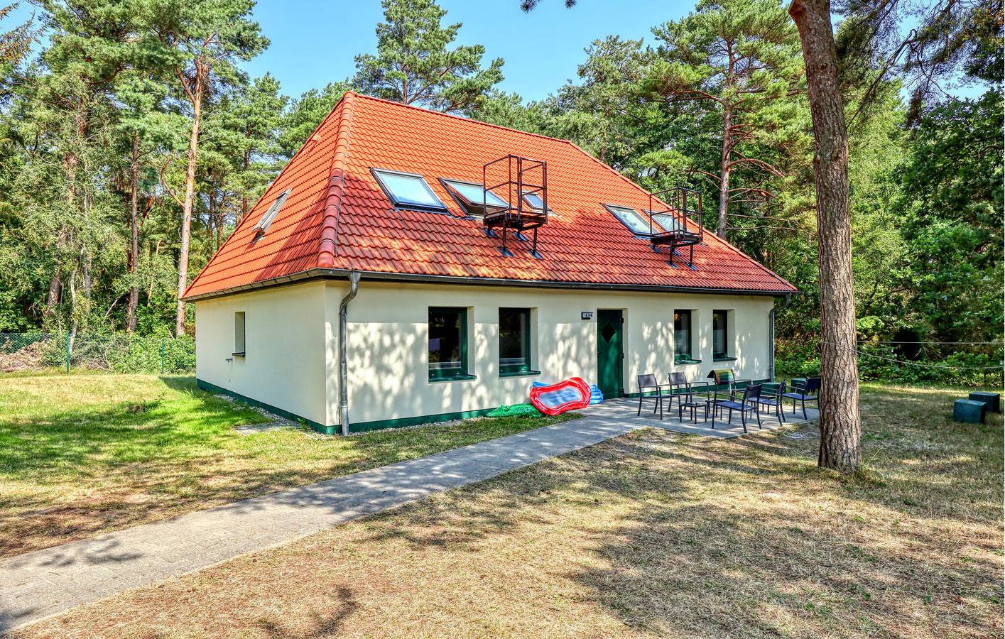 Ganze Ferienwohnung, Gemütliche Unterkunft am Strand mit Parkplatz und WiFi in Juliusruh, Rügen