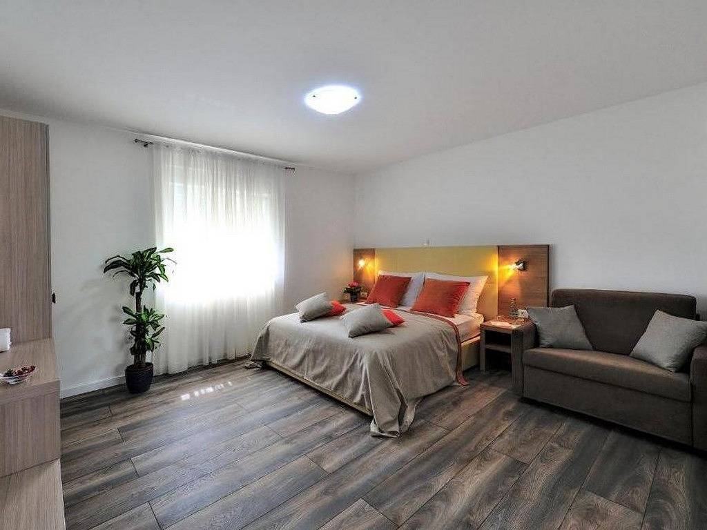 Entire apartment, One bedroom apartment with terrace Zadar A-24099-b in Zadar city, Zadar (Municipality)