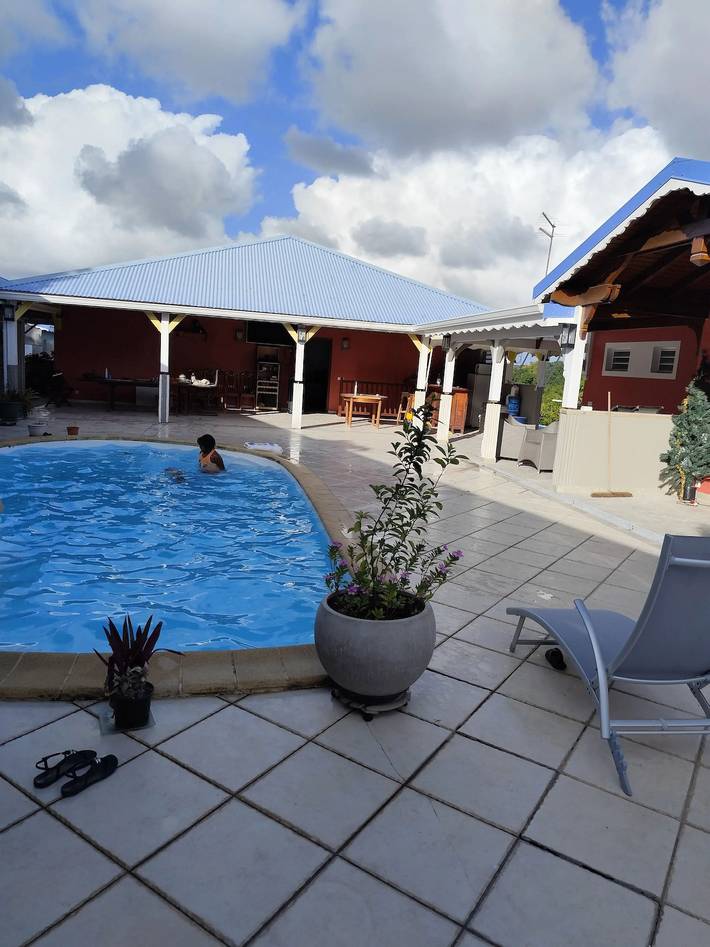Apartamento de vacaciones para 4 personas, con balcón/terraza además de piscina y terraza - 1