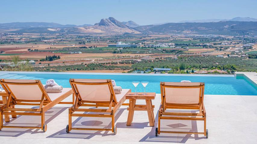 Chalet para 8 personas, con balcón/terraza y piscina en Antequera - 4