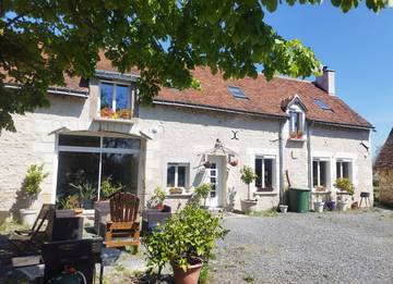 Gîte pour 3 personnes, avec jardin ainsi que jacuzzi et terrasse, animaux acceptés dans Centre-Val de Loire