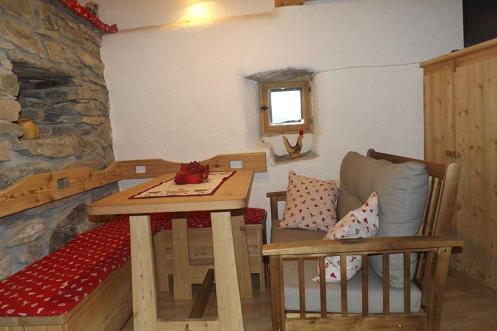 Kleines Haus mittelalterlichen Ursprungs restauriert. in Brengon, La Magdeleine