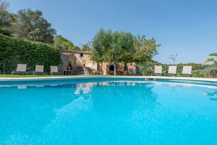 Finca für 8 Personen, mit Terrasse und Pool sowie Garten