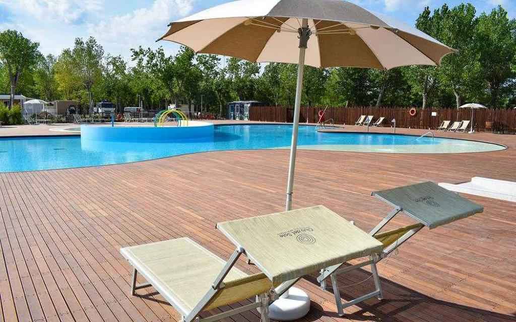 Apartamento vacacional entero, Holiday apartment with wooden veranda  in Viserba, Rímini