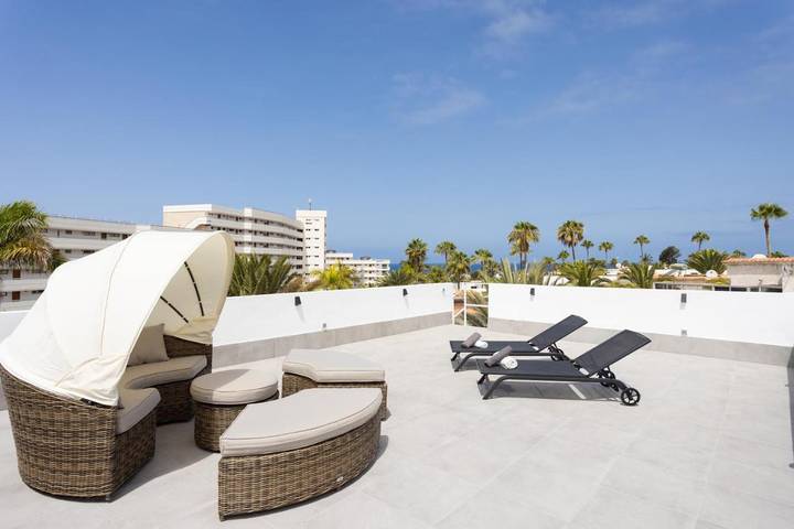 Villa for 5 people, with Terrace and Garden as well as Pool and View in Costa Adeje