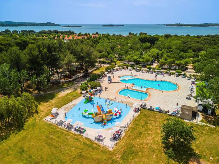 Camping voor 4 personen, met Terras en Zwembad in Fažana