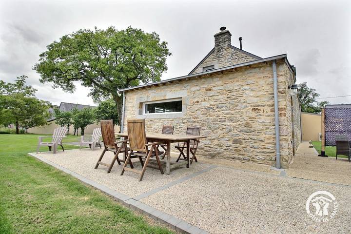 Gîte pour 4 personnes, avec jardin et terrasse à Questembert