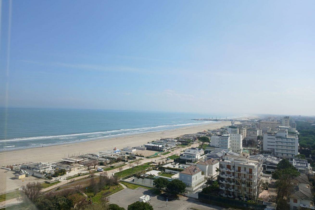 Apartamento entero, Cv011 - Milano Marittima, sea front three-room apartment with exclusive view in Cervia, Provincia de Ravenna