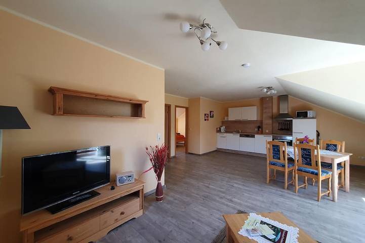 Ferienwohnung für 2 Personen, mit Garten und Pool sowie Balkon, mit Haustier - 1
