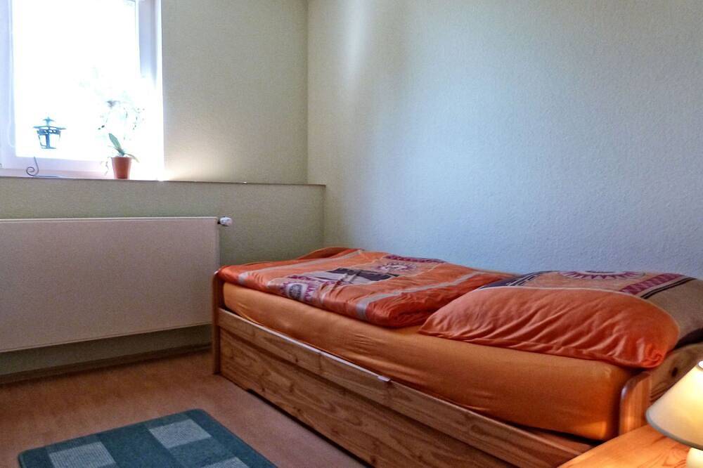 Ganze Wohnung, Detjens: Fewo in ruhiger Lage mit Terrasse und Garten - Ferienwohnung Detjens in Ellingstedt, Haithabu